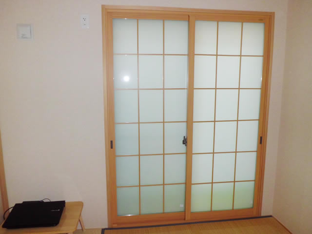 窓の結露対策　ＬＩＸＩＬ内窓インプラス和紙調格子入り複層ガラス　名古屋市西区
